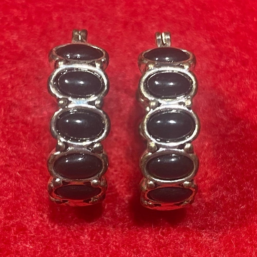 Earrings Silver Tone With Black Oval Accents New Pierced Latch Back Vintage - Picture 5 of 5